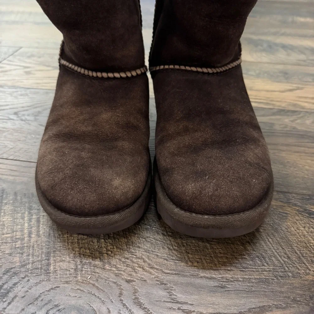 UGG Chocolate Brown Suede Shearling Buckle Boots 1013491 Womens 7 Cabin Comfort